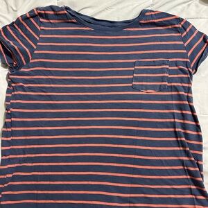 Universal Thread Shirt
